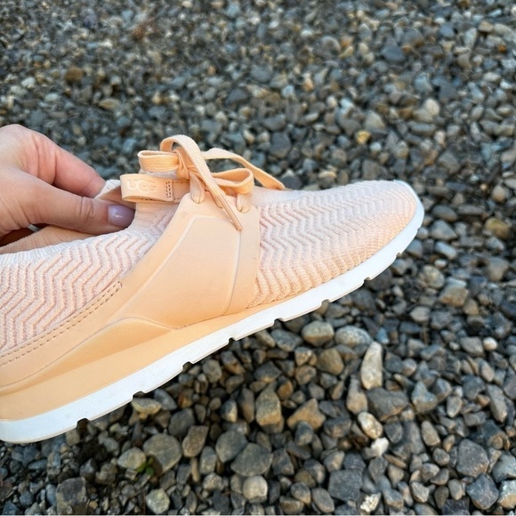 UGG Willows Casual Everyday Sneakers Peach Orange Size 8.5 Women’s Knit Upper - Picture 4 of 12